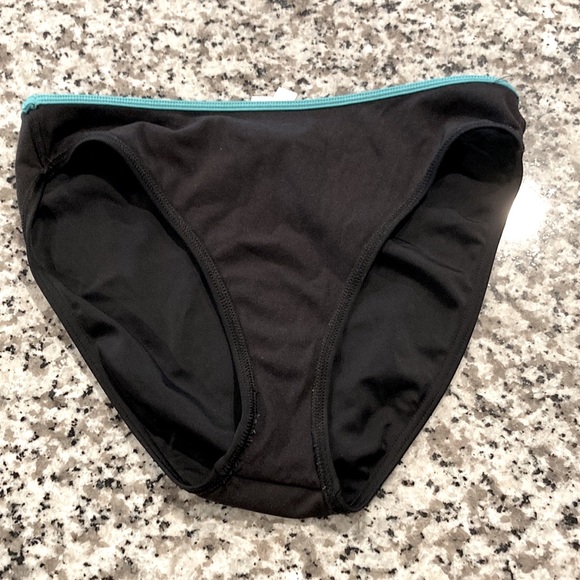 👙 New Victoria’s Secret Size Small Bikini Bottoms 👙 - Picture 8 of 9